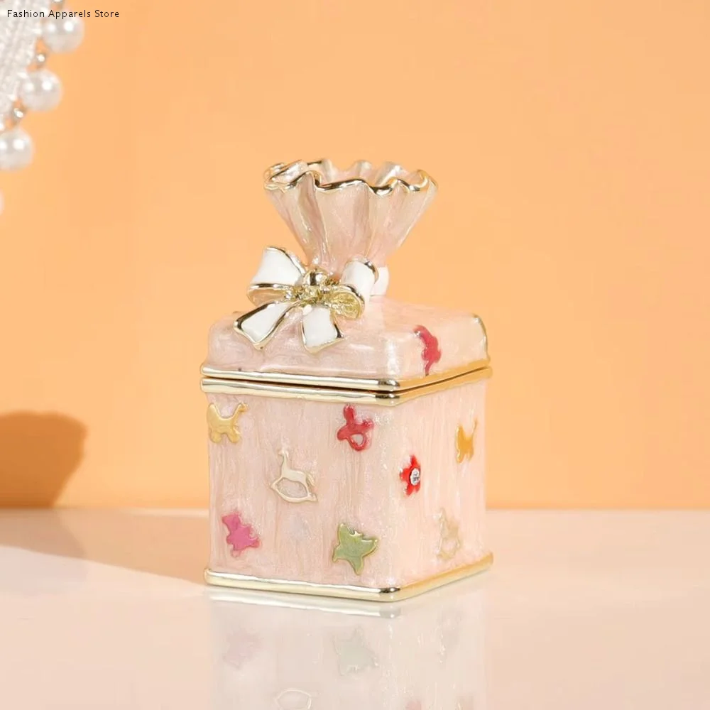 Exquisite Workmanship Zinc Alloy Jewelry Box Enamel Color Pink Candy Storage Box Dry Sealed With Lid Trinket Box Wedding Gift
Exquisite Workmanship Zinc Alloy Jewelry Box Enamel Color Pink Candy Storage Box Dry Sealed With Lid Trinket Box Wedding Gift