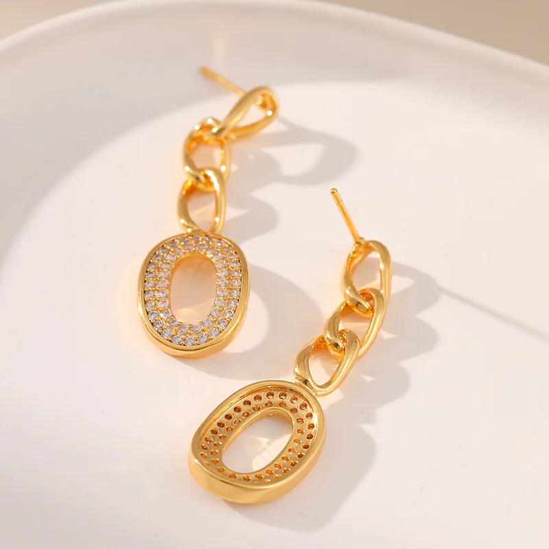 18k Gold Plated Long Link Chain Hollow Circle Earrings for Women Fashion OL Metal Texture Eardrops Party Jewelry Accessories
18k Gold Plated Long Link Chain Hollow Circle Earrings for Women Fashion OL Metal Texture Eardrops Party Jewelry Accessories