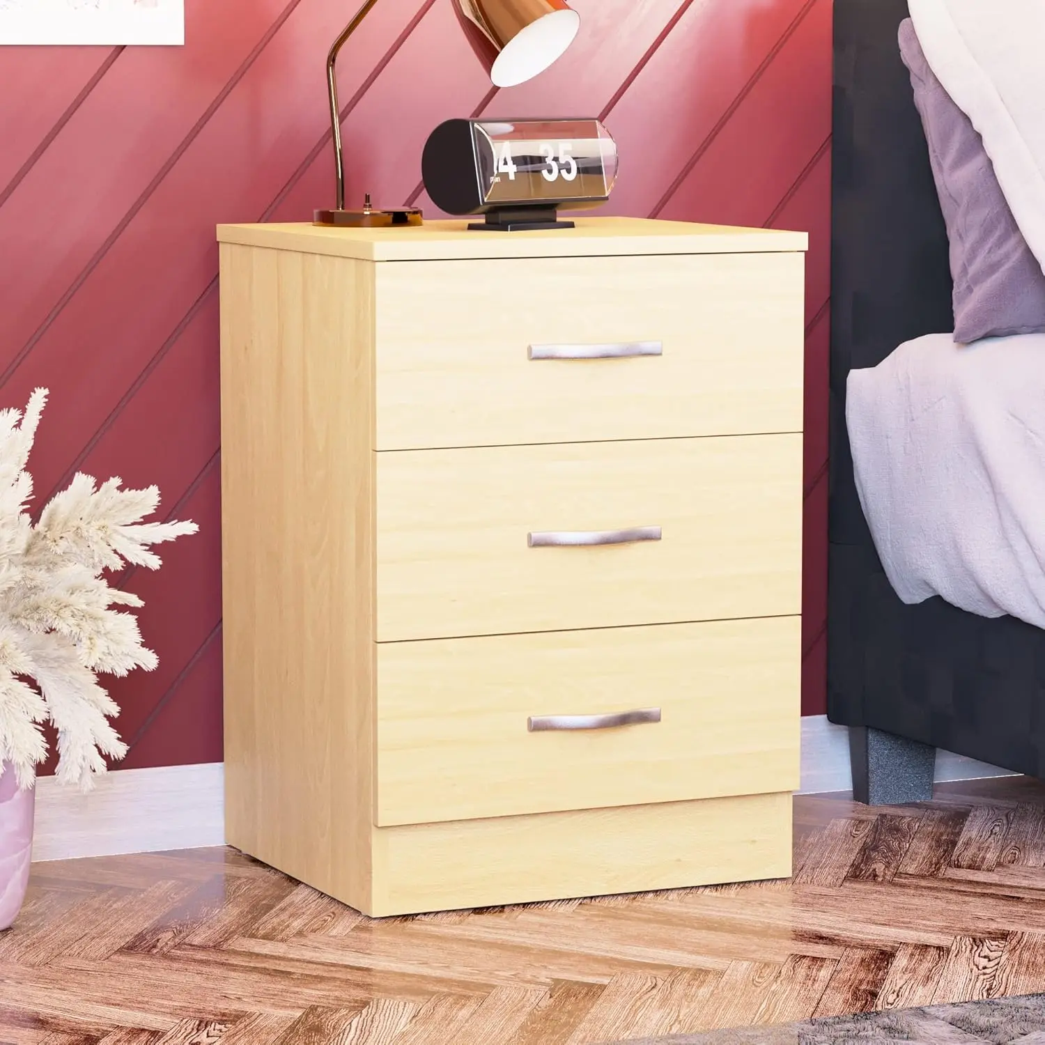 Modern Style Three-drawer Wooden Bedside Table, Suitable For Household Living Room Furniture
Modern Style Three-drawer Wooden Bedside Table, Suitable For Household Living Room Furniture