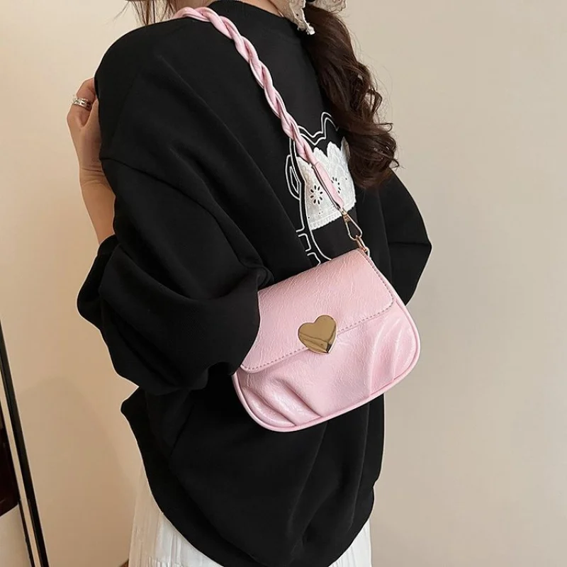 Женская кожаная сумка Элегантная классическая сумка через плечо Сумка от известного дизайнера класса люкс
Женская кожаная сумка Элегантная классическая сумка через плечо Сумка от известного дизайнера класса люкс