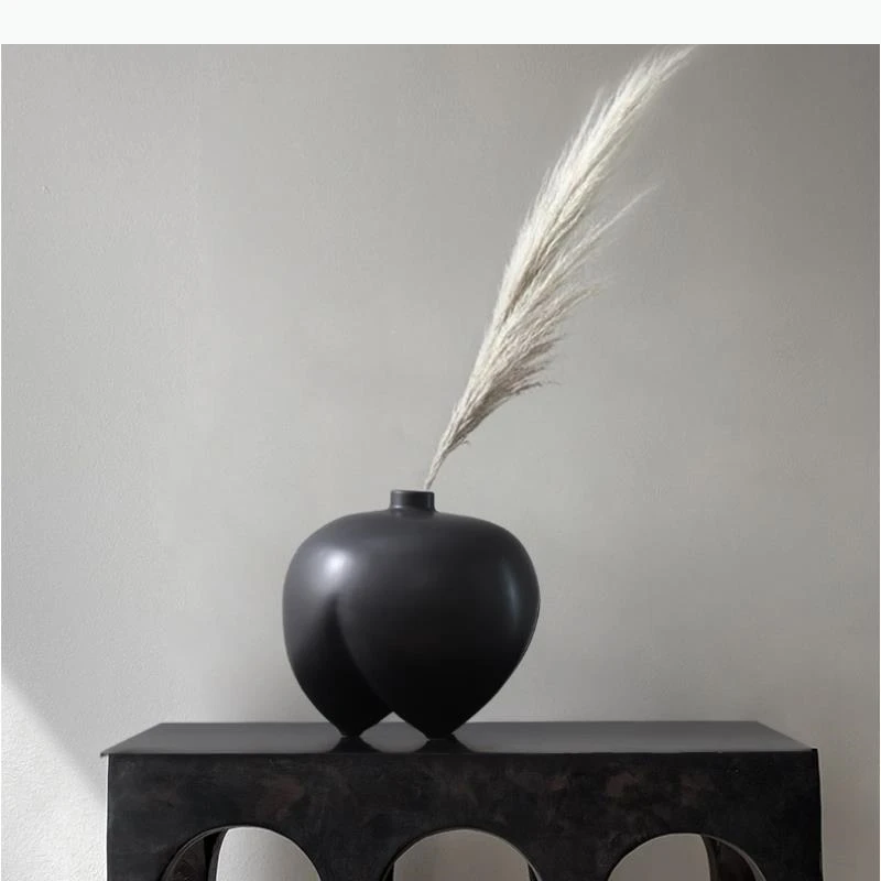 Black Ceramic Vase Ornaments Small Mouth Vase Dried Flower Vases Flower Arrangement Home Accessories Decorations Tabletop Vases
Black Ceramic Vase Ornaments Small Mouth Vase Dried Flower Vases Flower Arrangement Home Accessories Decorations Tabletop Vases