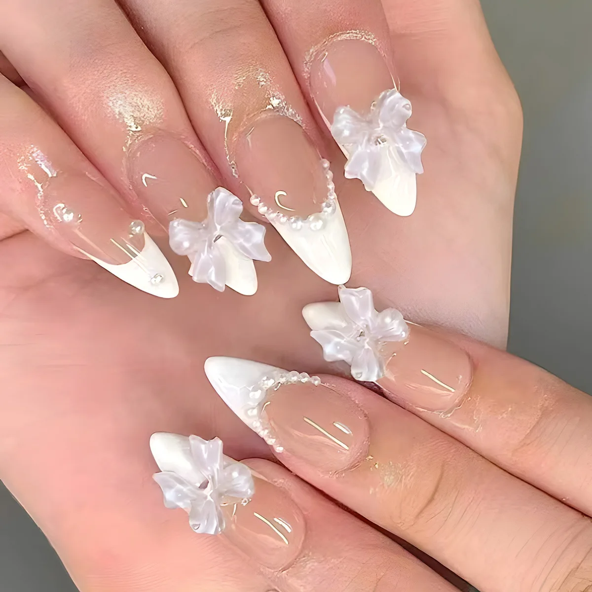 24pcs Simple Long Fake Nails Press on White French Almond False Nails Tips Pearl Bow Design Full Cover Nail Datachable Manicure
24pcs Simple Long Fake Nails Press on White French Almond False Nails Tips Pearl Bow Design Full Cover Nail Datachable Manicure