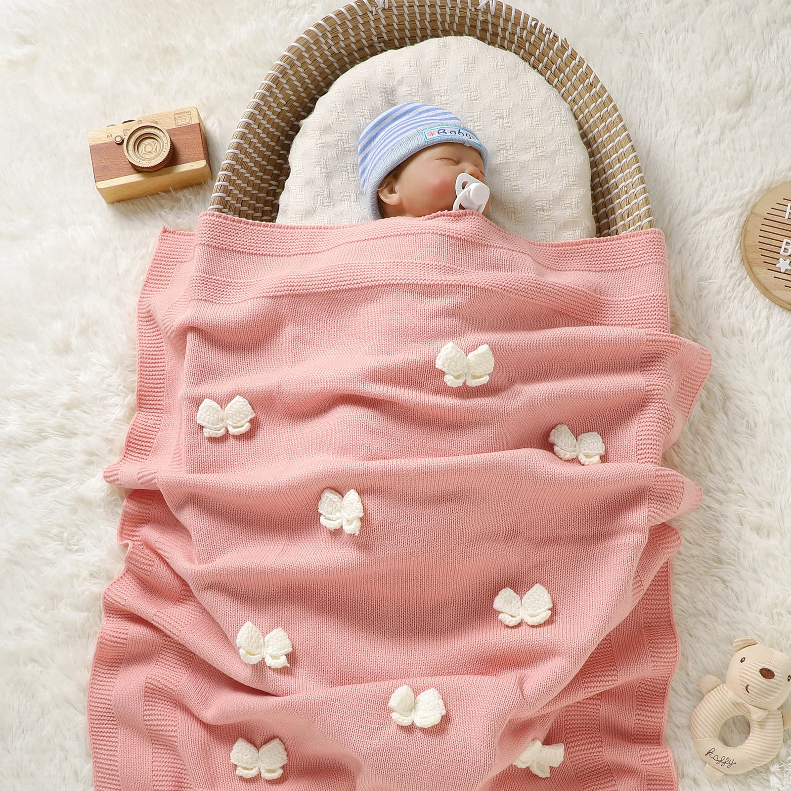 Baby Blanket Knitted Infant Stroller Swaddling Wrap 90*70CM Plaid Super Soft Newborn Boy Girl Bedding Quilt Fashion Cute 3D Bows
Baby Blanket Knitted Infant Stroller Swaddling Wrap 90*70CM Plaid Super Soft Newborn Boy Girl Bedding Quilt Fashion Cute 3D Bows