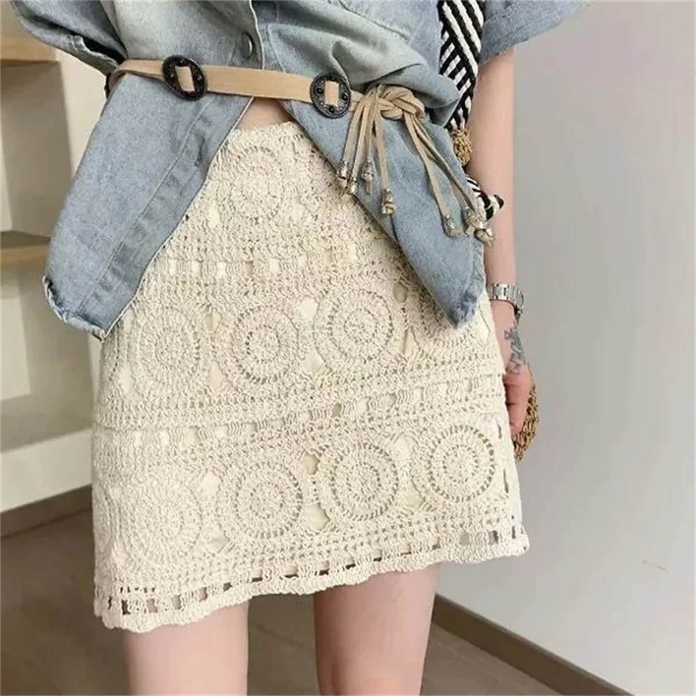 Y2k Summer Elegant Lace Hollow Hanging Skirts Korean High Waist Elastic Waist Bag A-line Skirt Half Body Sweet Short Skirts
Y2k Summer Elegant Lace Hollow Hanging Skirts Korean High Waist Elastic Waist Bag A-line Skirt Half Body Sweet Short Skirts