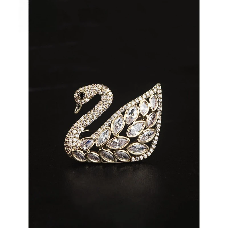 New Trendy Retro Light Coffee Gold Exquisite Micro-inlaid Crystal Brooch Pin Buckle Sweater Suit Accessories Women
New Trendy Retro Light Coffee Gold Exquisite Micro-inlaid Crystal Brooch Pin Buckle Sweater Suit Accessories Women