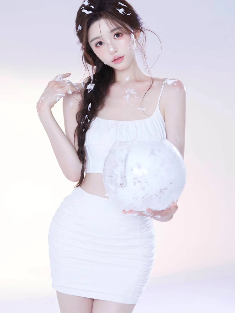 2026 New Oxygen Girl Portrait Photography Studio Theme Korean Style Small Clear Art Photo Costume Women's Fashion
2026 New Oxygen Girl Portrait Photography Studio Theme Korean Style Small Clear Art Photo Costume Women's Fashion