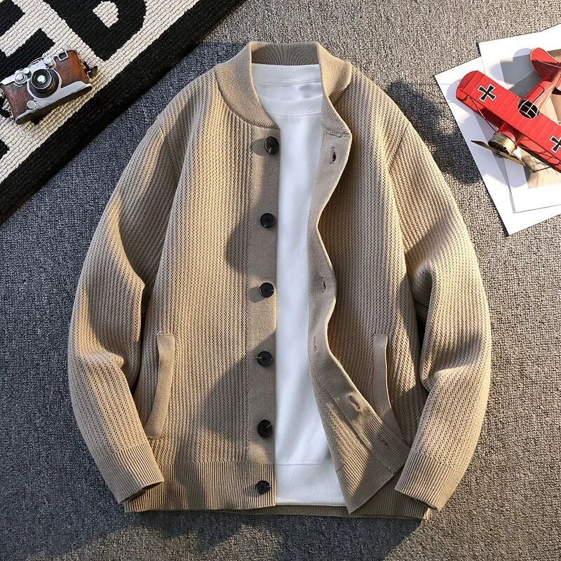 Новая модная мужская верхняя одежда с лацканами, деловые повседневные кардиганы, свитер, качественные мужские трикотажные кардиганы, облегающие свитера, размер 4XL
Новая модная мужская верхняя одежда с лацканами, деловые повседневные кардиганы, свитер, качественные мужские трикотажные кардиганы, облегающие свитера, размер 4XL