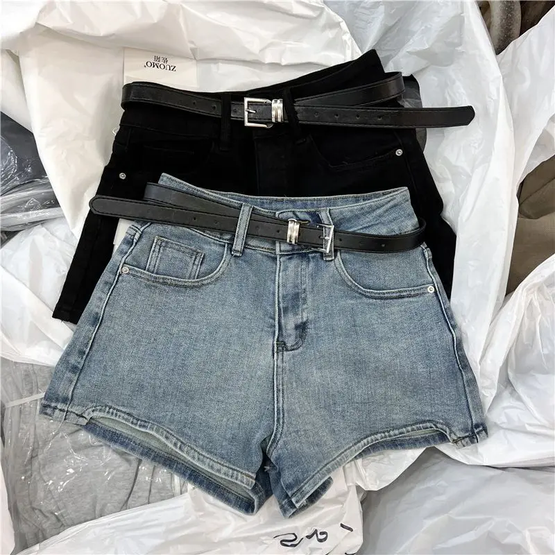 Wedbleser Korean Elastic Denim Shorts Women Spring Summer 2025 New Wide Leg Gap A-line Denim Women Hot Shorts
Wedbleser Korean Elastic Denim Shorts Women Spring Summer 2025 New Wide Leg Gap A-line Denim Women Hot Shorts