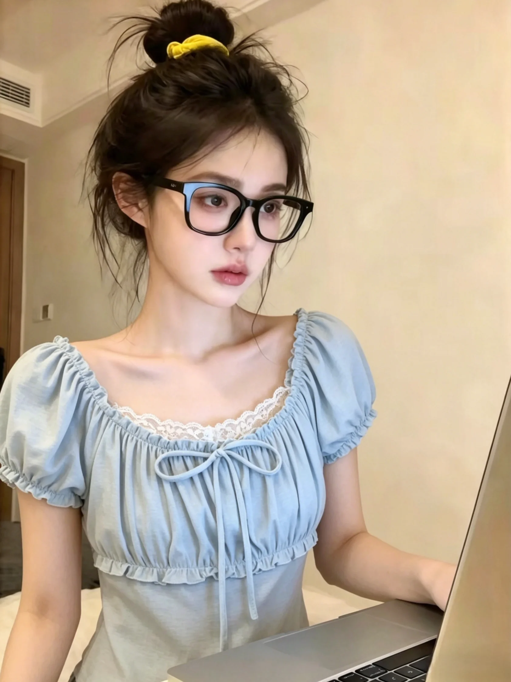 Summer New Style Women's T-shirt Lace Splice Bubble Sleeve Square Collar Pure Desire Sweet Top Self-Reserve Recommendation
Summer New Style Women's T-shirt Lace Splice Bubble Sleeve Square Collar Pure Desire Sweet Top Self-Reserve Recommendation