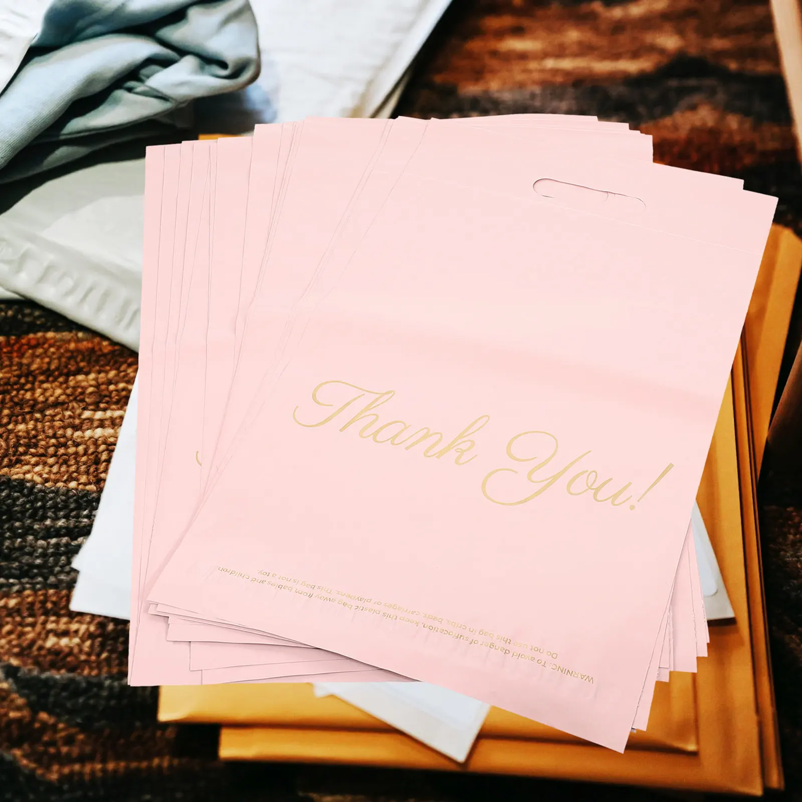 100Pcs Thickened Clothes Shipping Bag Waterproof Poly Mailer Strong Adhesive Portable Packaging Envelope for Clothing
100Pcs Thickened Clothes Shipping Bag Waterproof Poly Mailer Strong Adhesive Portable Packaging Envelope for Clothing