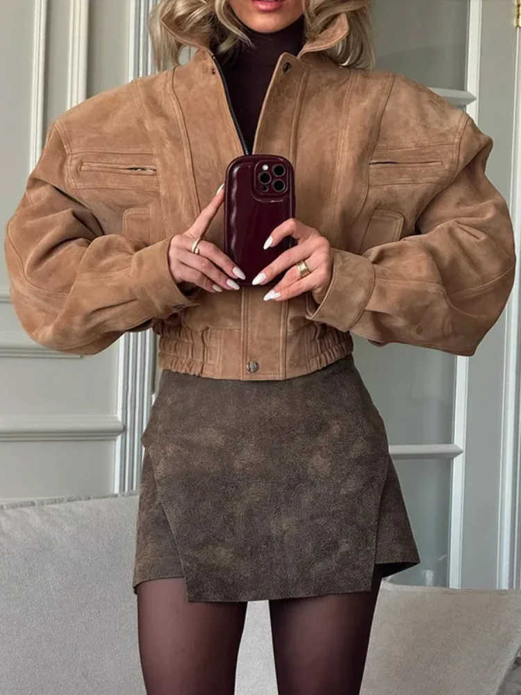 Women Retro Suede Lapel Zippered Short Jackets Full Sleeves Pocket Loose Short Coat 2026 Spring New Lady Daily Commute Outwear
Women Retro Suede Lapel Zippered Short Jackets Full Sleeves Pocket Loose Short Coat 2026 Spring New Lady Daily Commute Outwear