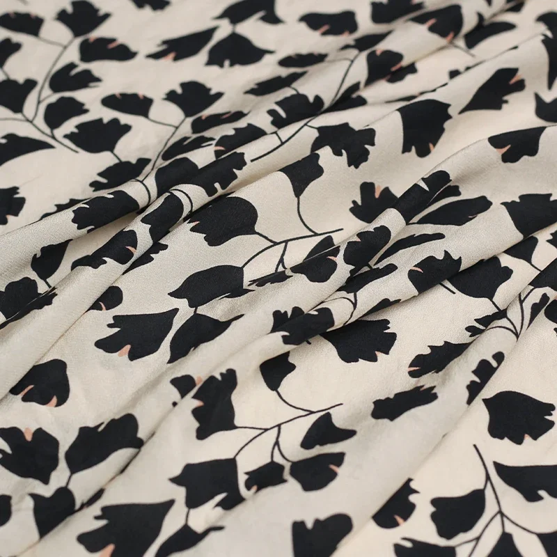 Red Raspberry 132cm 78g Silk crepe de chine beige ginkgo leaf fabrics clothes Garment sewing materials Free shipping
Red Raspberry 132cm 78g Silk crepe de chine beige ginkgo leaf fabrics clothes Garment sewing materials Free shipping