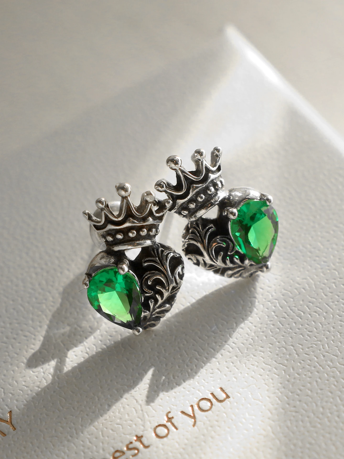 Myshine S925 Sterling Silver Earrings Set with Crown Heart And Peony Patterns for Women Vintage Fashion Jewelry
Myshine S925 Sterling Silver Earrings Set with Crown Heart And Peony Patterns for Women Vintage Fashion Jewelry