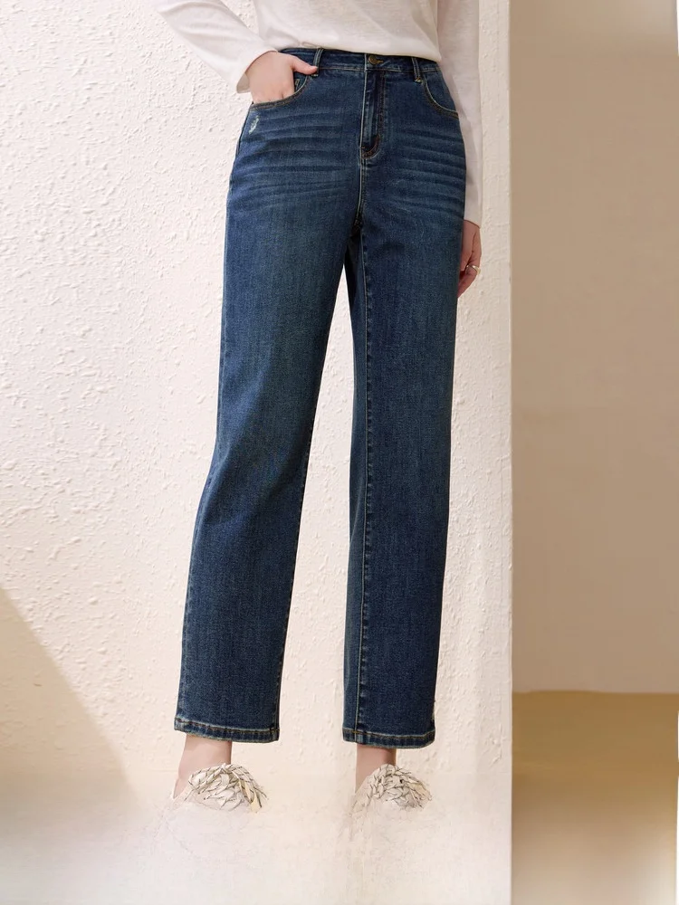 Повседневные джинсы для города, универсальные, прямого кроя, из денима, с высокой талией, из смесового хлопка, весенняя новинка, большие размеры, женская мода
Повседневные джинсы для города, универсальные, прямого кроя, из денима, с высокой талией, из смесового хлопка, весенняя новинка, большие размеры, женская мода