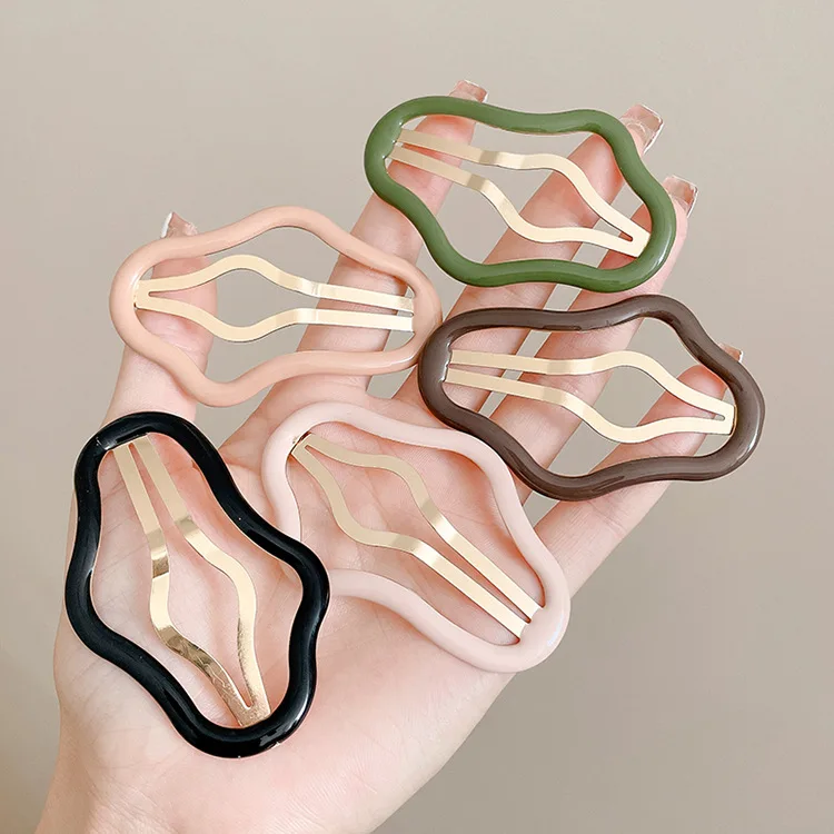 5/pc Fashion Geometric Clouds Bb Clips Metal Y2k Cloud Hair Clip Korean Style Hairpins for Children Hollow Metal Hairpin Girls
5/pc Fashion Geometric Clouds Bb Clips Metal Y2k Cloud Hair Clip Korean Style Hairpins for Children Hollow Metal Hairpin Girls
