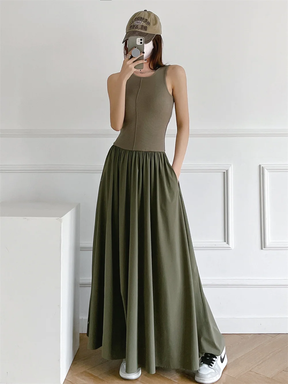 Autumn New Solid Splice Round Neck Sleeveless Side Pocket Dress for Women, Elastic Tight Versatile Pleated A-line Dress Women
Autumn New Solid Splice Round Neck Sleeveless Side Pocket Dress for Women, Elastic Tight Versatile Pleated A-line Dress Women