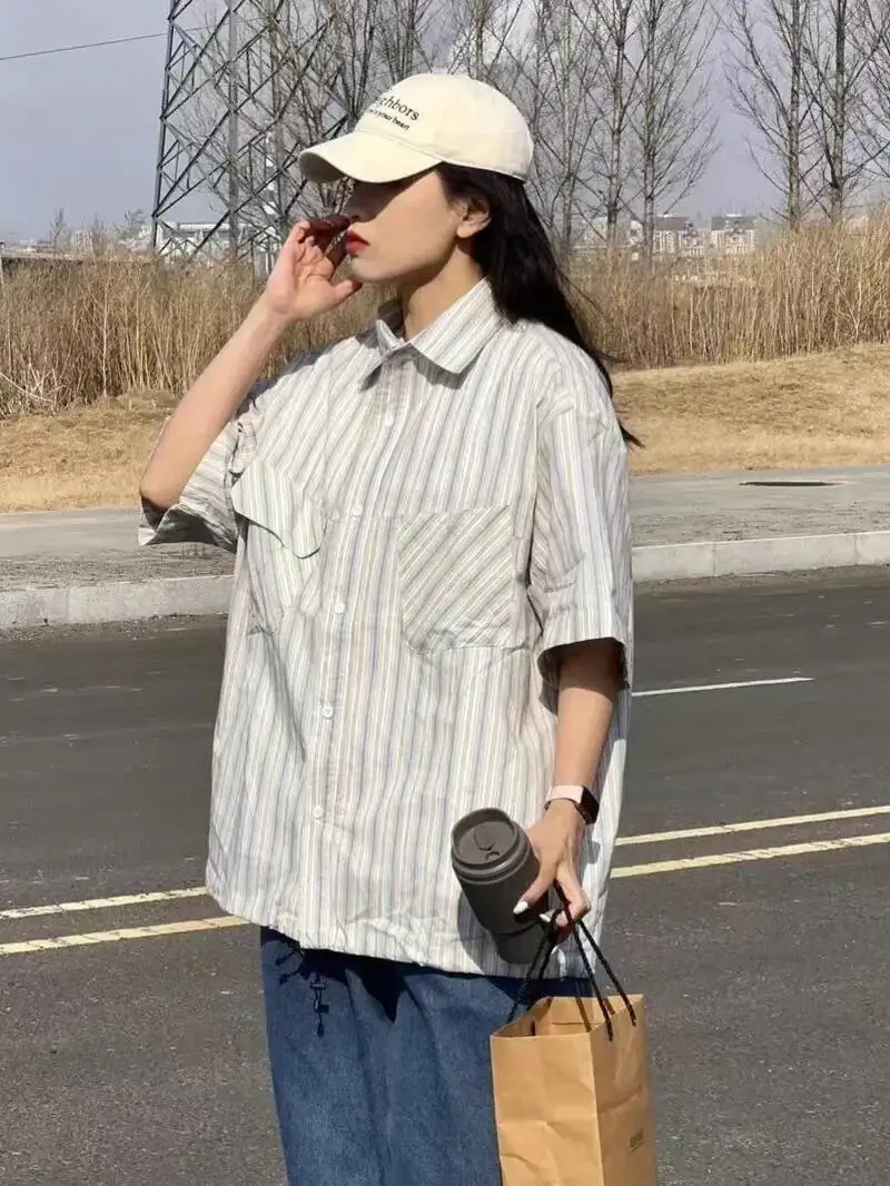 Vintage American Striped Polo Neck Short Sleeve Loose Women's Designer Shirt Summer Casual Classic Button Down Trendy Top M9VW
Vintage American Striped Polo Neck Short Sleeve Loose Women's Designer Shirt Summer Casual Classic Button Down Trendy Top M9VW