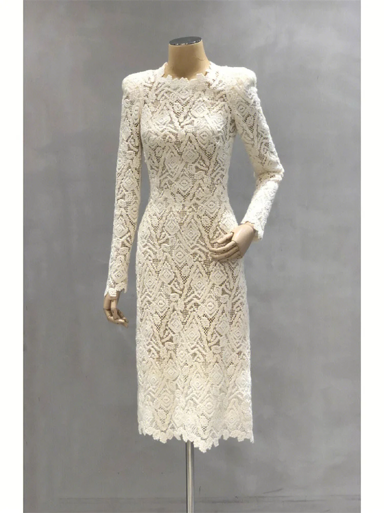 Early Autumn Lightweight Luxury Lace Slim Fit Dress Unique Fairy Tale Style Inner Wear Skirt French Style Straight Tube Dress
Early Autumn Lightweight Luxury Lace Slim Fit Dress Unique Fairy Tale Style Inner Wear Skirt French Style Straight Tube Dress