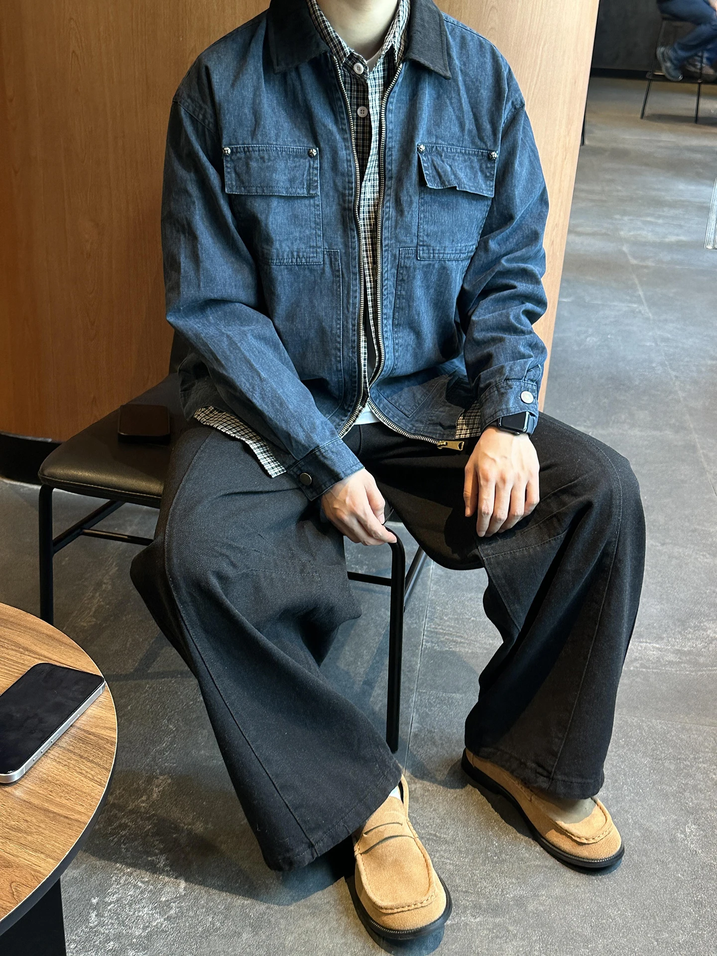 Синяя рабочая куртка Detroit Workwear для мужчин, в американском ретро-стиле, модный бренд, винтажная джинсовая куртка свободного кроя, водостойкая.
Синяя рабочая куртка Detroit Workwear для мужчин, в американском ретро-стиле, модный бренд, винтажная джинсовая куртка свободного кроя, водостойкая.