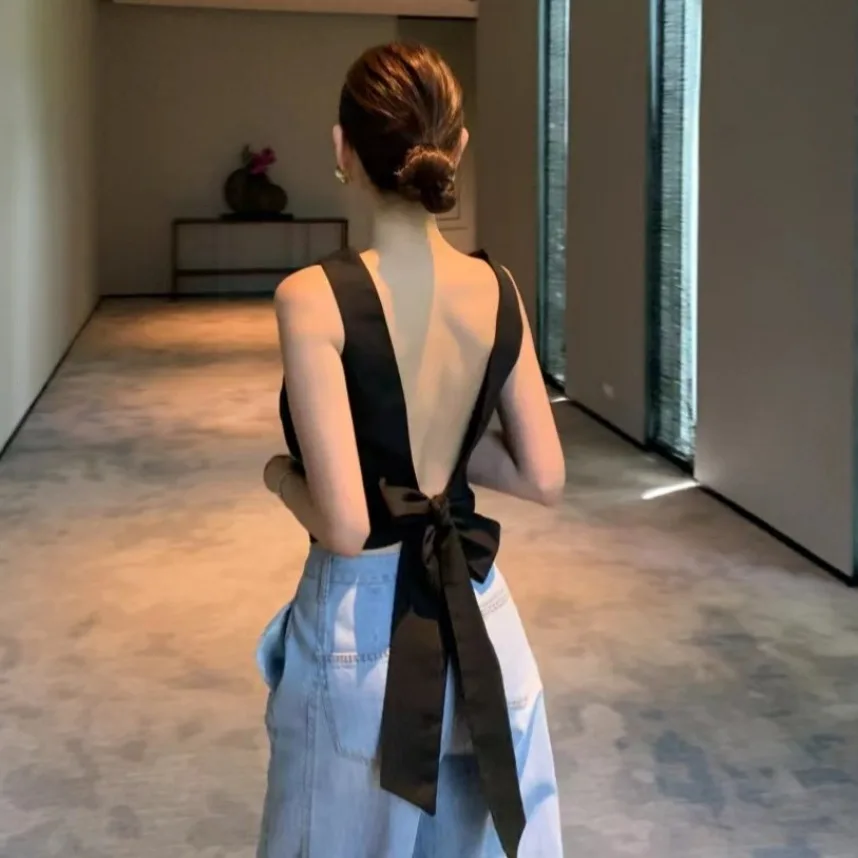 Elegant Summer New Backless Tie Drape Sleeveless Top Women's Vest Strapless Outerwear Regular Length Casual Fashion
Elegant Summer New Backless Tie Drape Sleeveless Top Women's Vest Strapless Outerwear Regular Length Casual Fashion