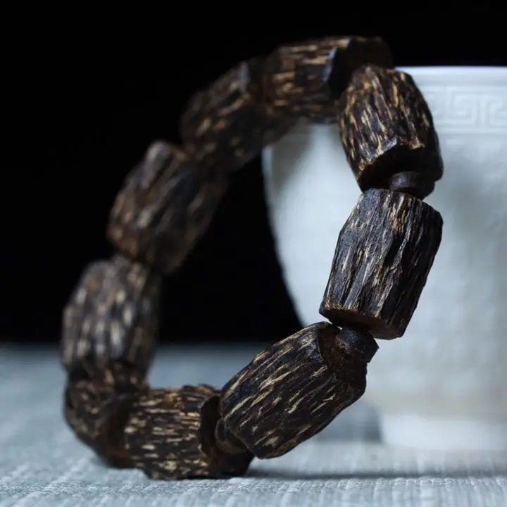 Natural Agarwood Sinking Black Oil Barrel Beads Necklace Meditation Spiritual Gift
Natural Agarwood Sinking Black Oil Barrel Beads Necklace Meditation Spiritual Gift