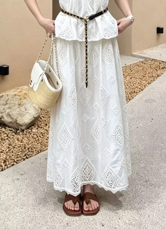 Bohemian Style Hollow out Embroidered Color Women's Midi Skirt Cotton High Waist Loose Fit A-Line Skirt Summer New Arrival
Bohemian Style Hollow out Embroidered Color Women's Midi Skirt Cotton High Waist Loose Fit A-Line Skirt Summer New Arrival