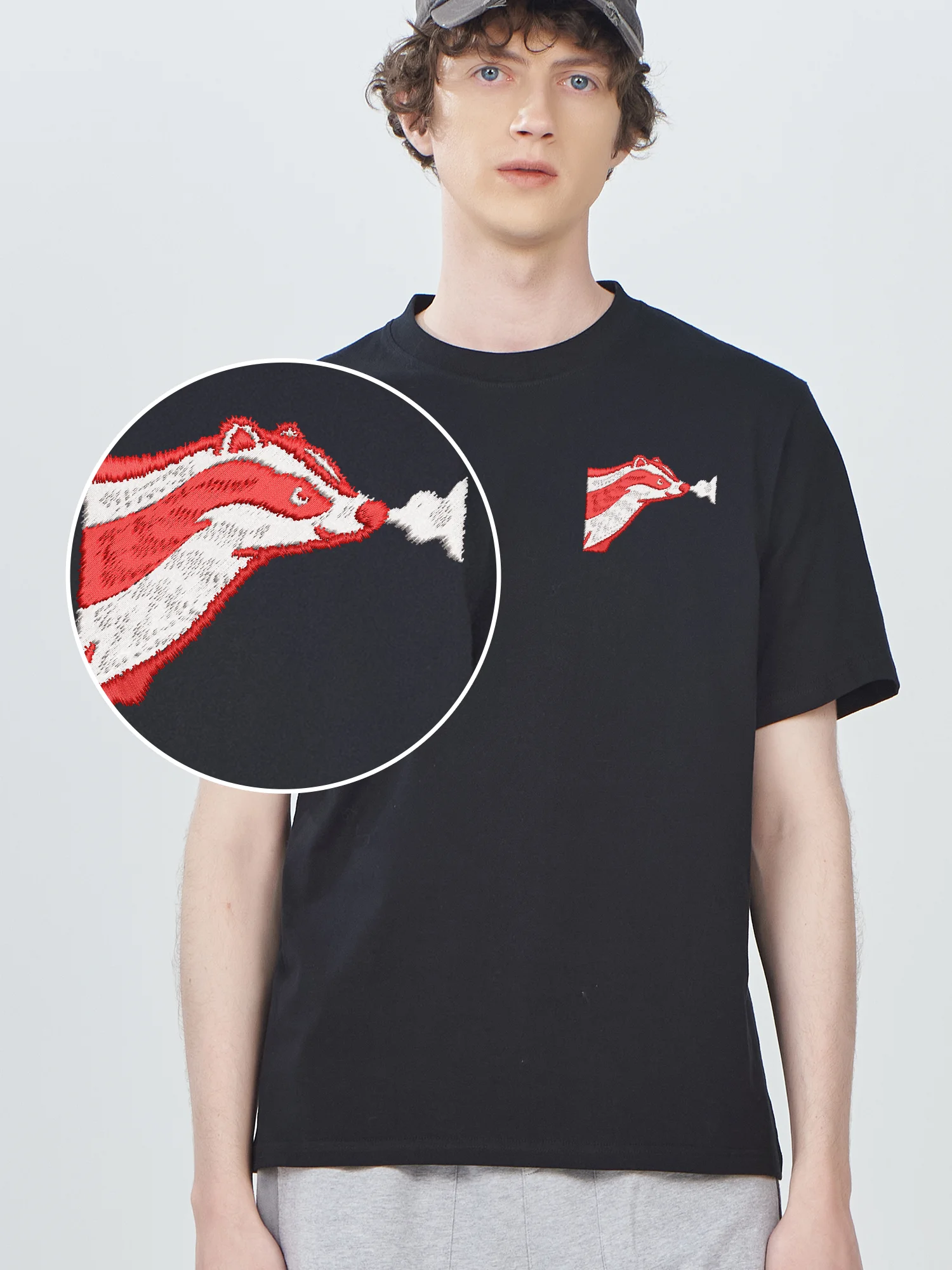 Skunk Patterns Embroiderd Camiseta Fashion T Shirt Men Comfortable Men's Cotton Embroidery T-Shirt For Men Women
Skunk Patterns Embroiderd Camiseta Fashion T Shirt Men Comfortable Men's Cotton Embroidery T-Shirt For Men Women