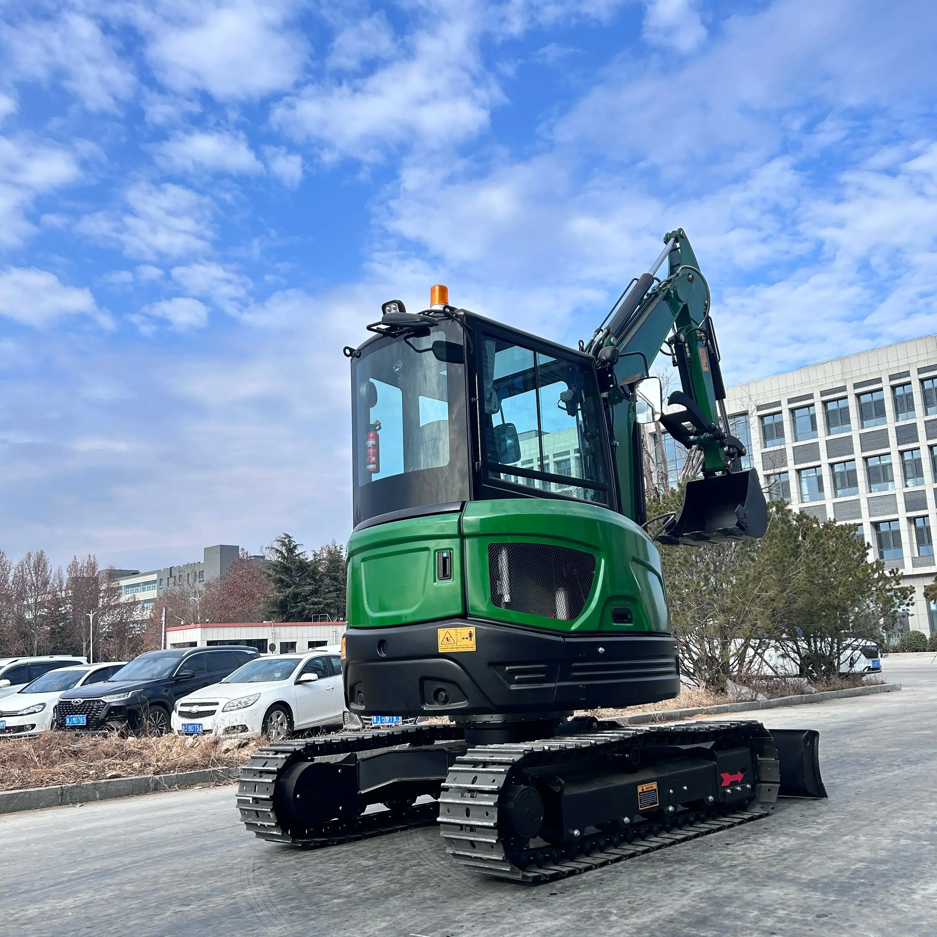 Новый гусеничный мини-экскаватор, 3,5-тонный фермерский проект, небольшой экскаватор, продается со скидкой 30%, цена на складе
Новый гусеничный мини-экскаватор, 3,5-тонный фермерский проект, небольшой экскаватор, продается со скидкой 30%, цена на складе