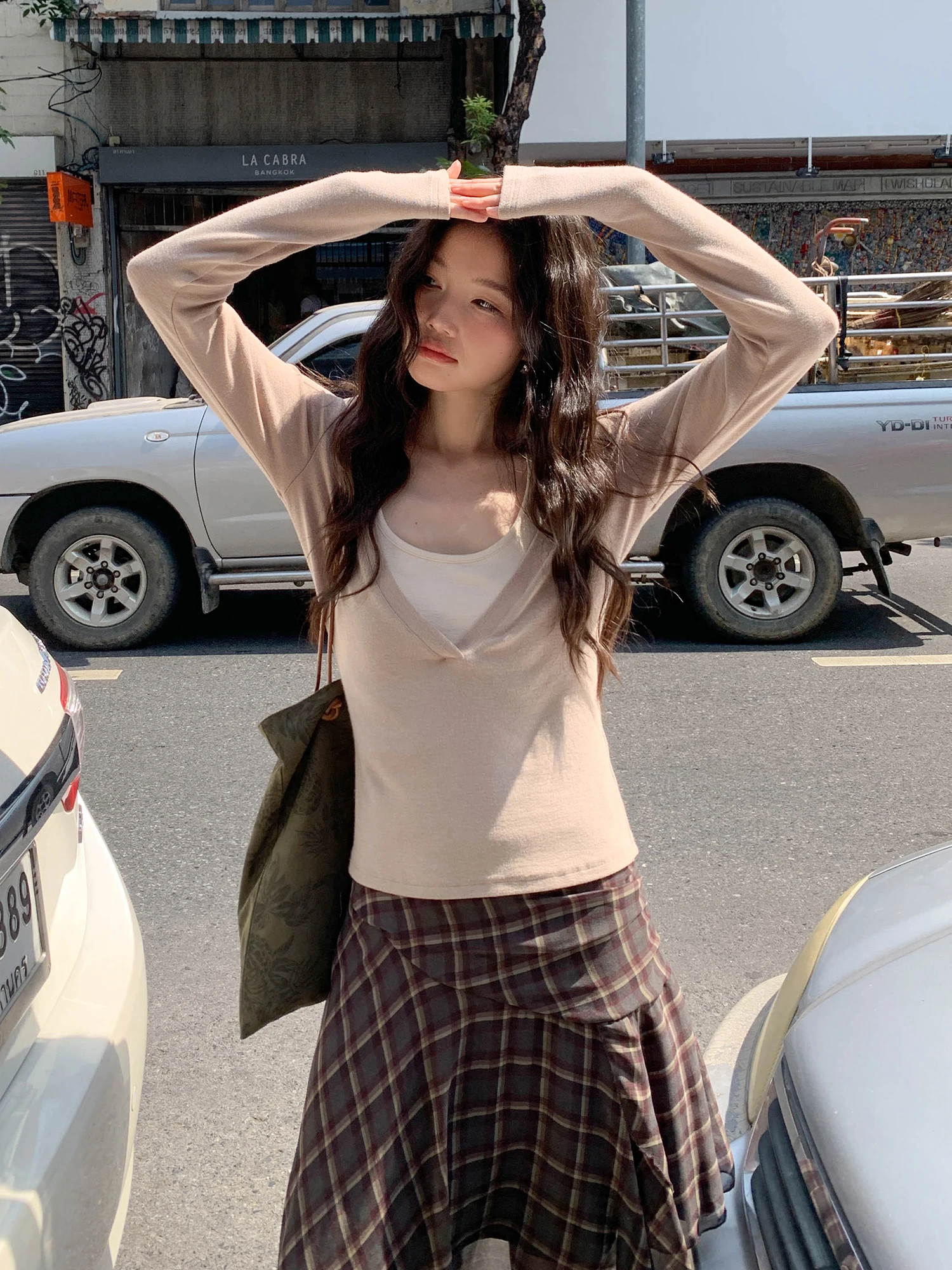 Women's Long Sve Knitted Sweater V-Ne Top Spring New Sle Casual Slim Fit Inner Wear Hanging Ne Strap Two-Piece Set
Women's Long Sve Knitted Sweater V-Ne Top Spring New Sle Casual Slim Fit Inner Wear Hanging Ne Strap Two-Piece Set