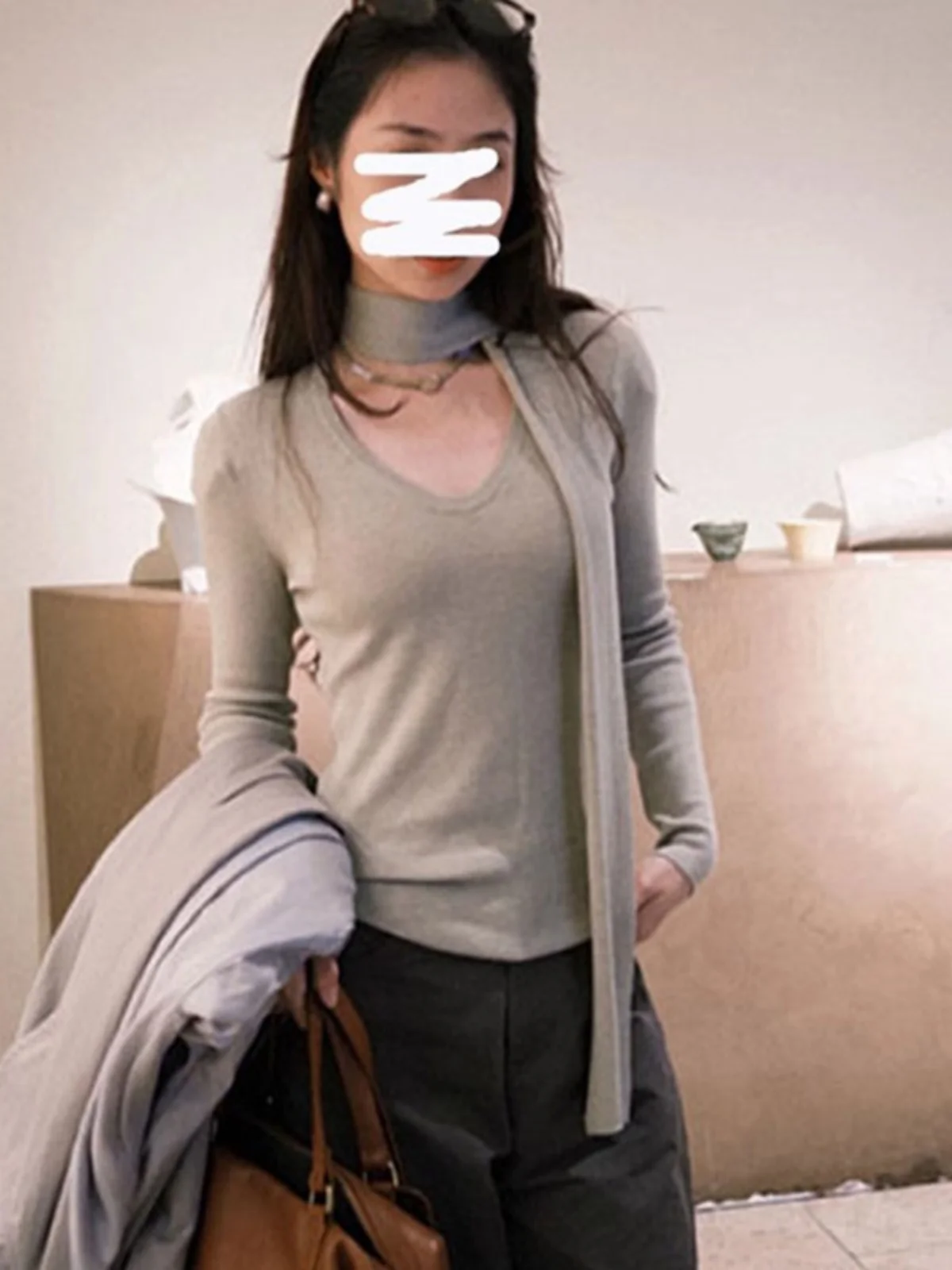 Spring Knitted V-Neck Top Women's Fashion Slim Fit Necktie Base Shirt Autumn Winter Inner Wear Outer Wear Stylish Korean Style
Spring Knitted V-Neck Top Women's Fashion Slim Fit Necktie Base Shirt Autumn Winter Inner Wear Outer Wear Stylish Korean Style
