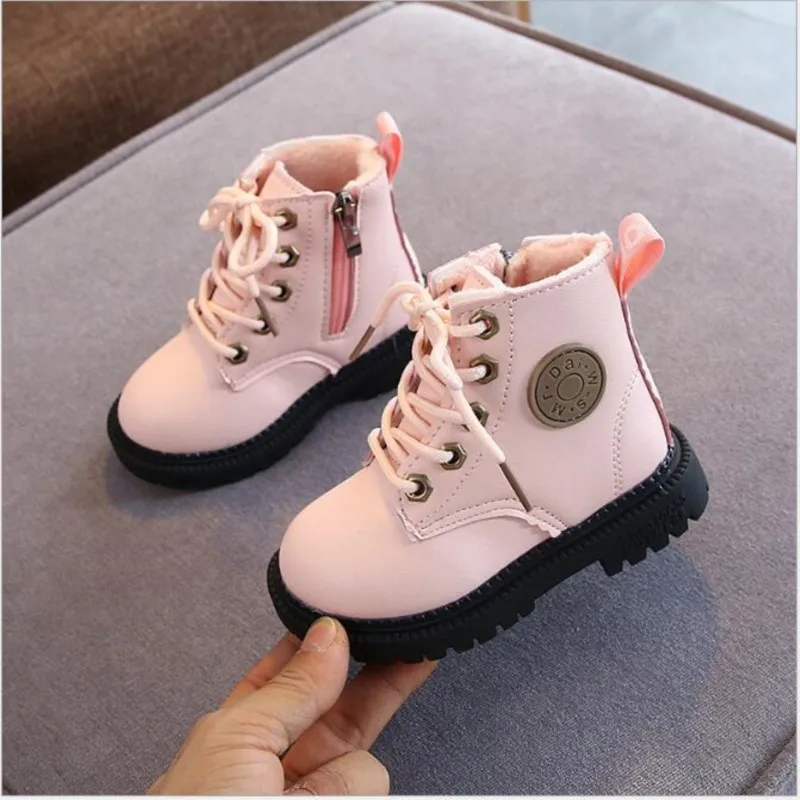 Autumn / winter 2022 new children's Plush boots boys and girls British warm boots baby soft bottom short boots
Autumn / winter 2022 new children's Plush boots boys and girls British warm boots baby soft bottom short boots