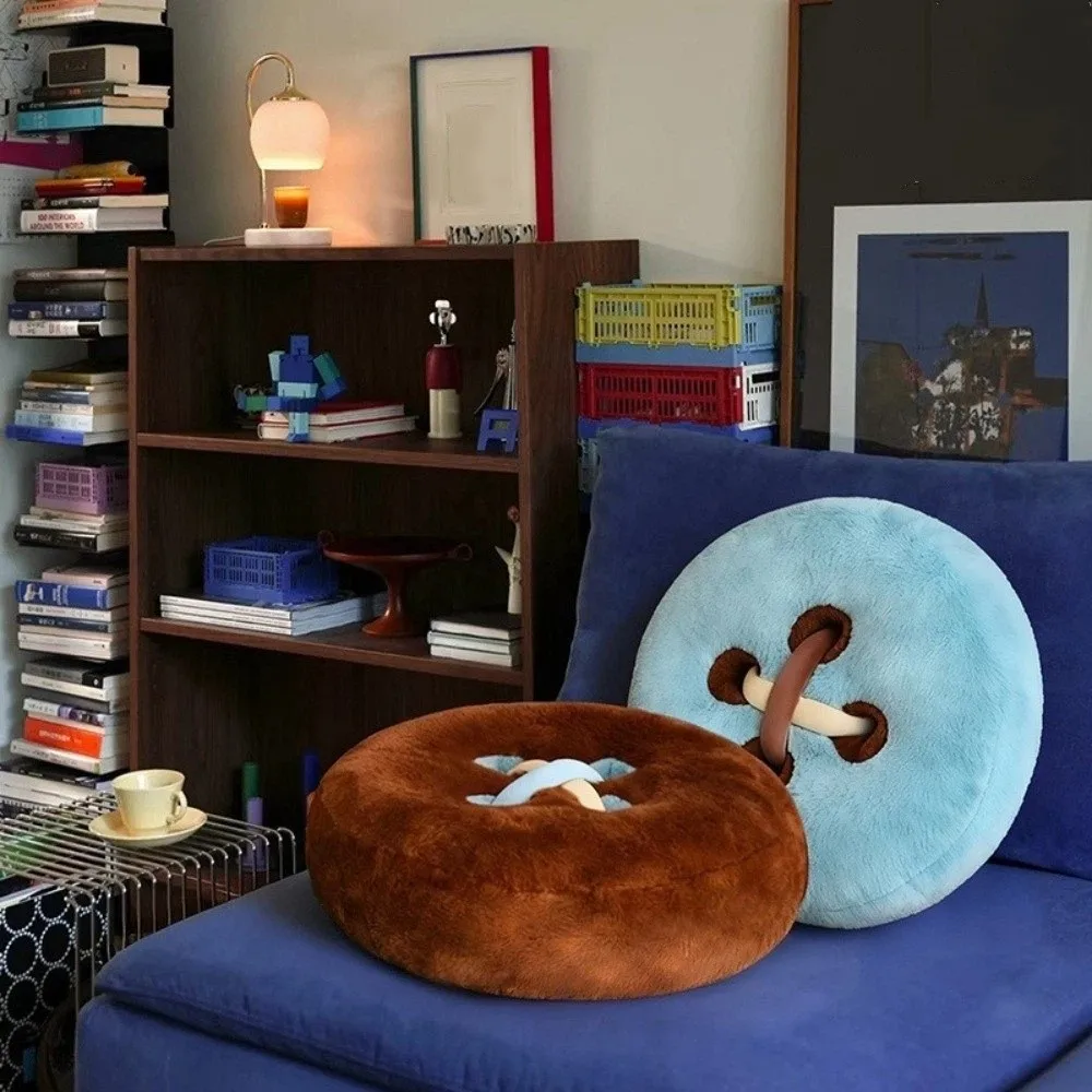 Creative Round Button Accent Pillow Fluffy Texture Soft Sofa Cushion Decorative Simulation Button Pillow Bay Window
Creative Round Button Accent Pillow Fluffy Texture Soft Sofa Cushion Decorative Simulation Button Pillow Bay Window