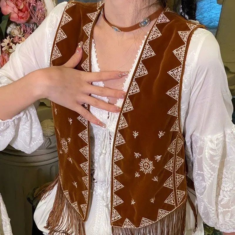 Ethnic retro tassel vest jacket for women, 2025 new style, autumn chic vest, cardigan top, summer corset top ropa mujer
Ethnic retro tassel vest jacket for women, 2025 new style, autumn chic vest, cardigan top, summer corset top ropa mujer