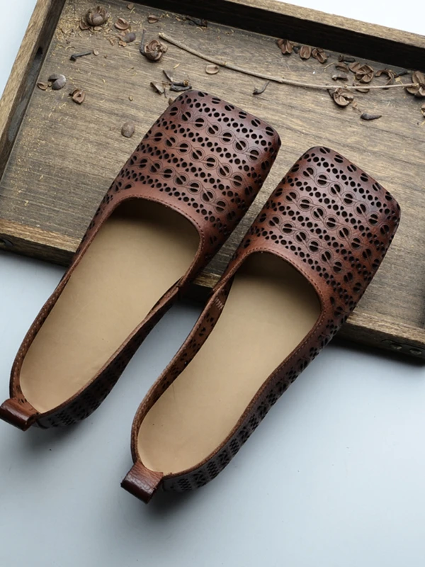 Retro Roman Style Square Head Women's Sandals Genuine Leather Soft Bottom Hollow out Design Flat Bottom Grandma Shoes
Retro Roman Style Square Head Women's Sandals Genuine Leather Soft Bottom Hollow out Design Flat Bottom Grandma Shoes