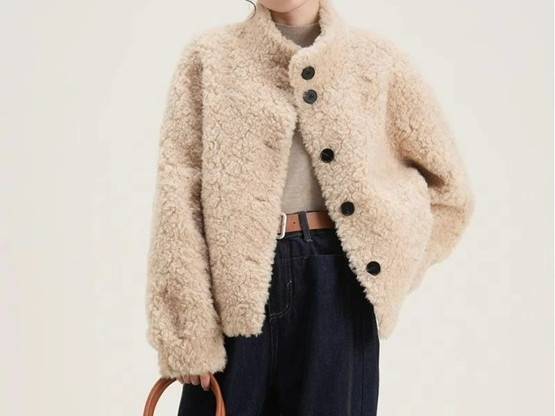 Новинка осени и зимы 2025 года, короткая куртка с воротником-стойкой, короткая стильная универсальная модная толстая куртка
Новинка осени и зимы 2025 года, короткая куртка с воротником-стойкой, короткая стильная универсальная модная толстая куртка