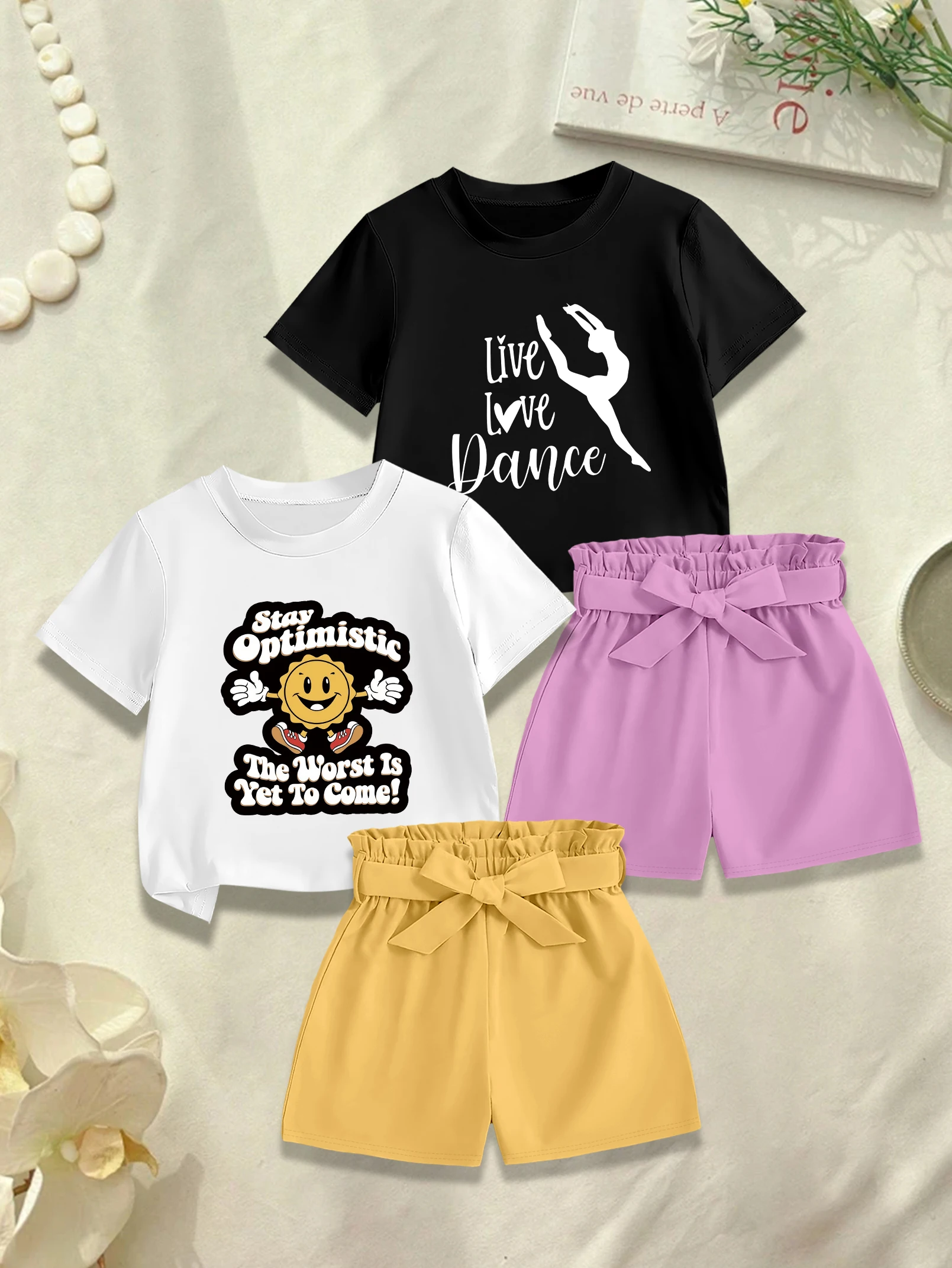 4 предмета: летний комплект для девочек, футболка с рисунком солнца и танцующей девушки + шорты с бантом
4 предмета: летний комплект для девочек, футболка с рисунком солнца и танцующей девушки + шорты с бантом