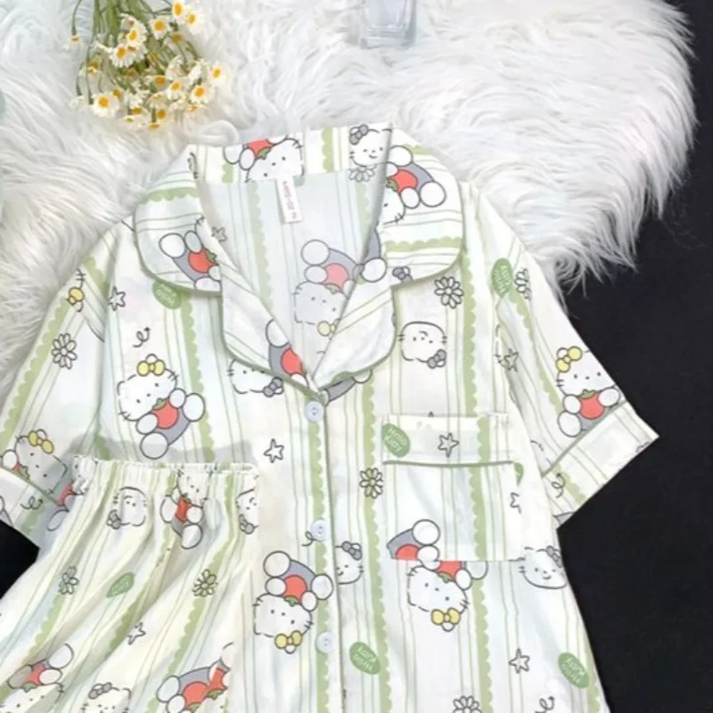 Пижамы Sanrio Hello Kitty, новые летние женские шорты с короткими рукавами, комплект из двух предметов, домашняя одежда с милым рисунком Sanrio Hello Kitty
Пижамы Sanrio Hello Kitty, новые летние женские шорты с короткими рукавами, комплект из двух предметов, домашняя одежда с милым рисунком Sanrio Hello Kitty