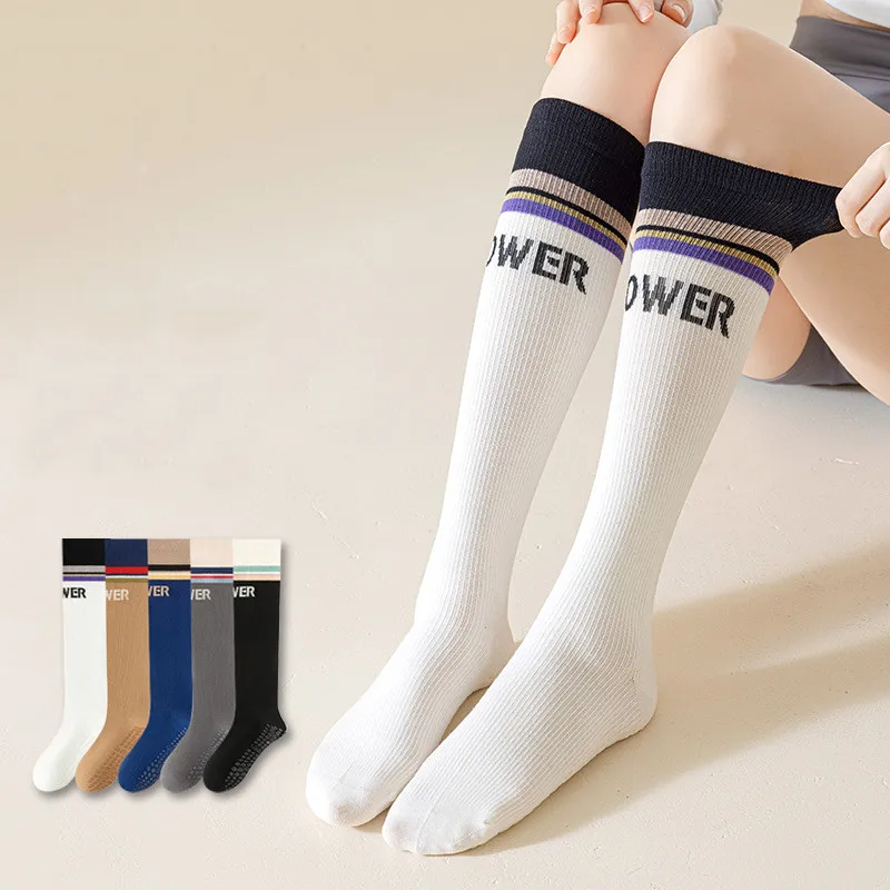 Женские спортивные длинные носки, чулки, полосатые силиконовые нескользящие носки для йоги, профессиональные носки для тренировок в помещении, тренажерного зала, фитнеса, пилатеса 
Женские спортивные длинные носки, чулки, полосатые силиконовые нескользящие носки для йоги, профессиональные носки для тренировок в помещении, тренажерного зала, фитнеса, пилатеса