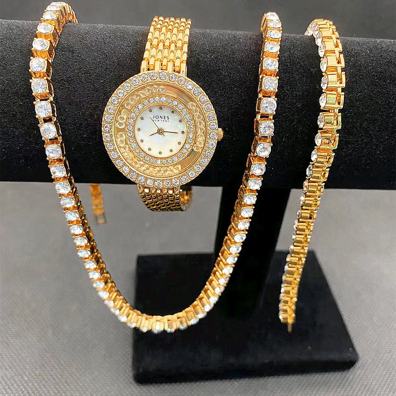 3pcs Luxury Iced Out Watches for Women Gold Watch Tennis Chain Bracelet Necklace Bling Ladies Jewelry Set Women Watch Relojes
3pcs Luxury Iced Out Watches for Women Gold Watch Tennis Chain Bracelet Necklace Bling Ladies Jewelry Set Women Watch Relojes
