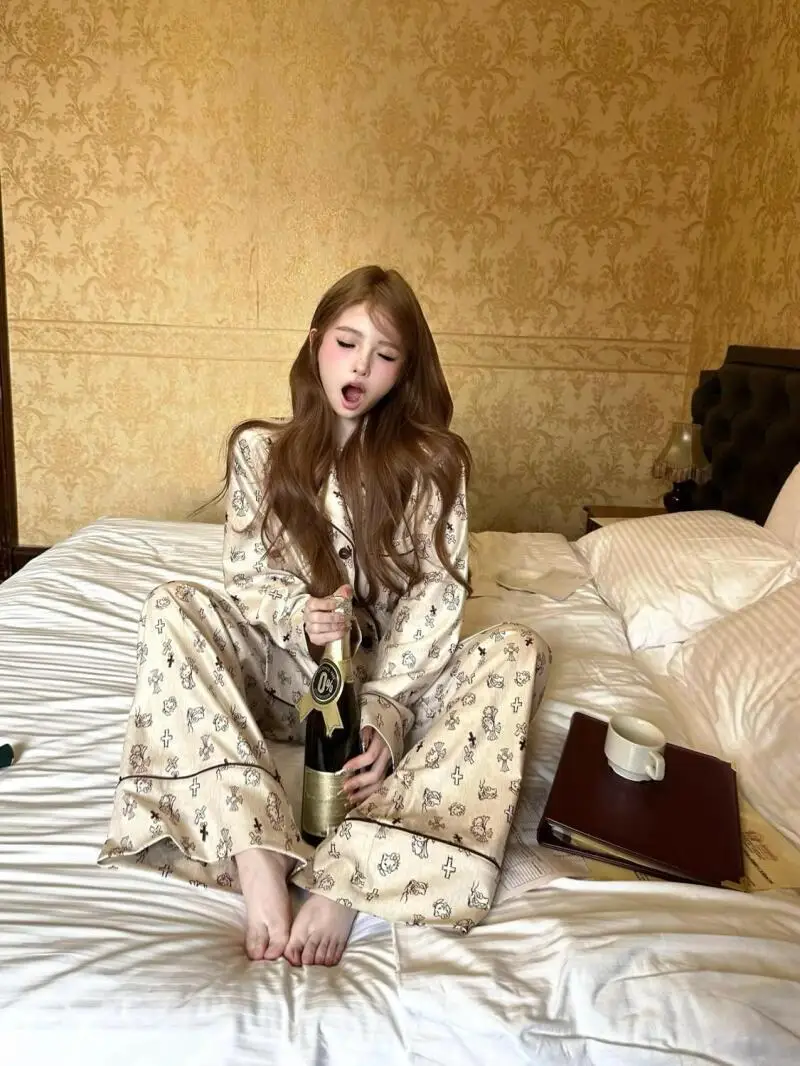 Sanrio Pajamas Hello Kitty Pajamas Female Spring and Autumn New Ice Silk Long Sleeves Trousers Student Home Clothing Set Summer
Sanrio Pajamas Hello Kitty Pajamas Female Spring and Autumn New Ice Silk Long Sleeves Trousers Student Home Clothing Set Summer