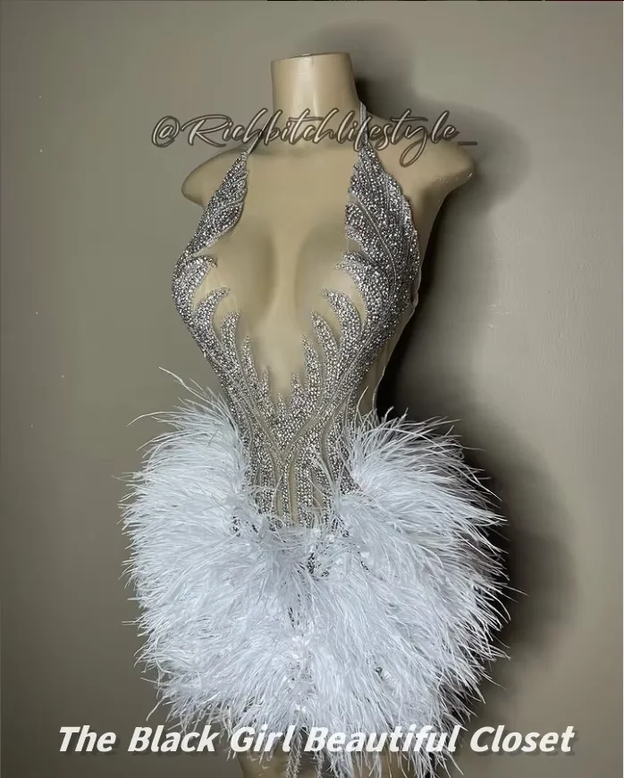 Customized Luxury Sexy V-Neck Short Feather Prom Dresses Beaded Beaded Applique 2025 Black Girls Party Dresses Evening Gowns
Customized Luxury Sexy V-Neck Short Feather Prom Dresses Beaded Beaded Applique 2025 Black Girls Party Dresses Evening Gowns