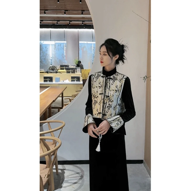 2024 Spring New Women's New Chinese Style Button Gold Vest Coat+Laydown Top+Velvet Skirt Three Piece Set Female Clothing
2024 Spring New Women's New Chinese Style Button Gold Vest Coat+Laydown Top+Velvet Skirt Three Piece Set Female Clothing