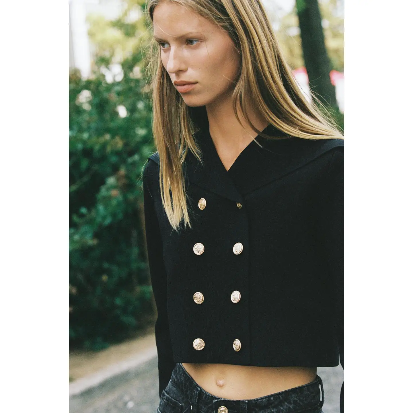 Gold Button Decorated Knitted Long Sve ort Jaet Large Flip Cover Double Flap Autumn Outerwear for Women College Sle
Gold Button Decorated Knitted Long Sve ort Jaet Large Flip Cover Double Flap Autumn Outerwear for Women College Sle