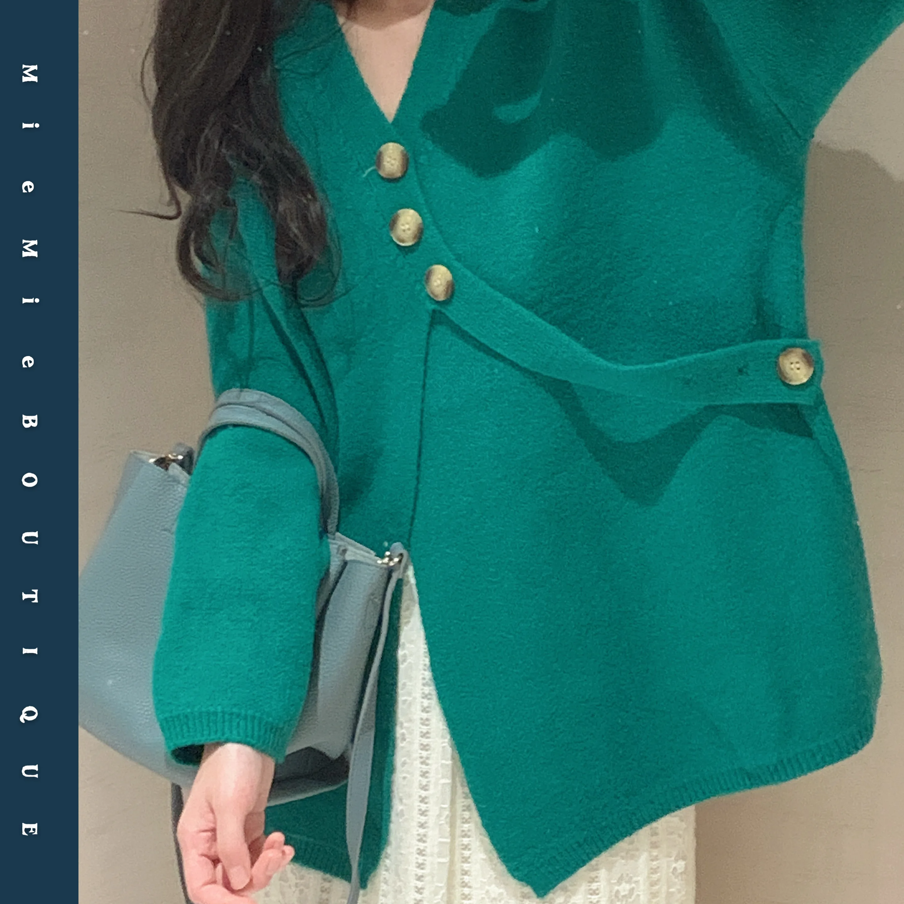 Soft Knitted Split Sweater Green Bull Horn Button Irregular Design French Style Women's Long Sleeve Hooded Cardigan Regular Fit
Soft Knitted Split Sweater Green Bull Horn Button Irregular Design French Style Women's Long Sleeve Hooded Cardigan Regular Fit