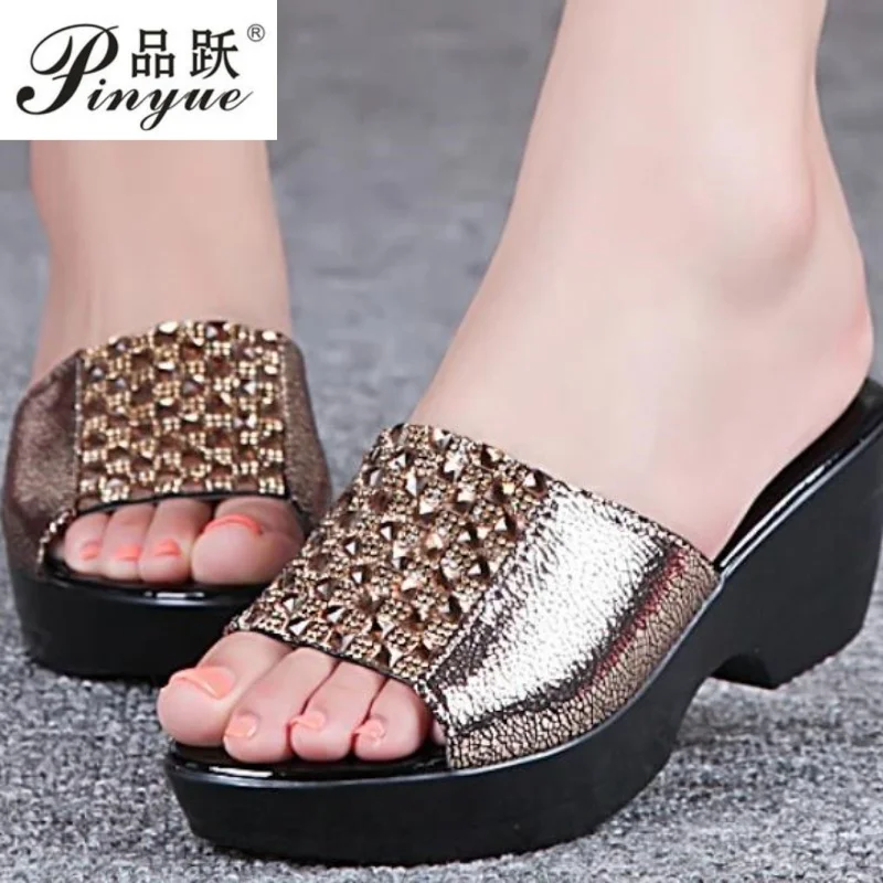 New Fashion Rhinestone Wedges Slippers for Women Open Toe Women Shoes Elegant Italin Women Sandals Beach shoes 35-42
New Fashion Rhinestone Wedges Slippers for Women Open Toe Women Shoes Elegant Italin Women Sandals Beach shoes 35-42
