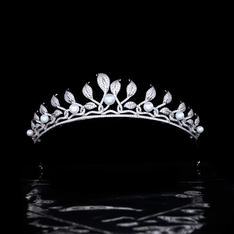 New Simple Jewelry Pearl Princess Leaf Crown Women Stereo Tiara Dress Accessories Suitable for Wedding Prom Holiday Gifts H-65 
New Simple Jewelry Pearl Princess Leaf Crown Women Stereo Tiara Dress Accessories Suitable for Wedding Prom Holiday Gifts H-65