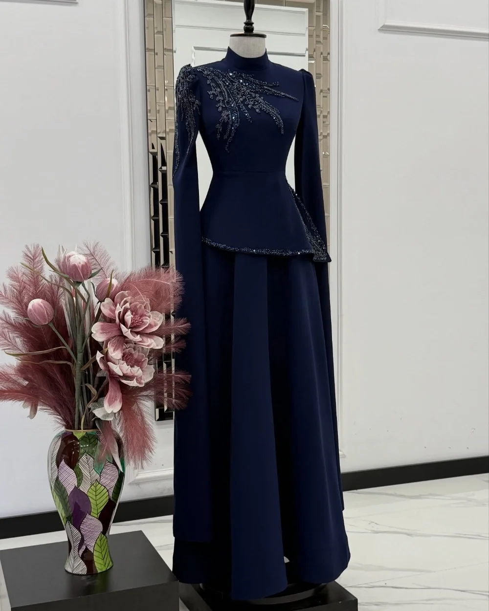Customized Chinese Style Jersey Pleat Sequined Pattern A-line High Collar Long Dresses Bespoke Occasion High Quality
Customized Chinese Style Jersey Pleat Sequined Pattern A-line High Collar Long Dresses Bespoke Occasion High Quality