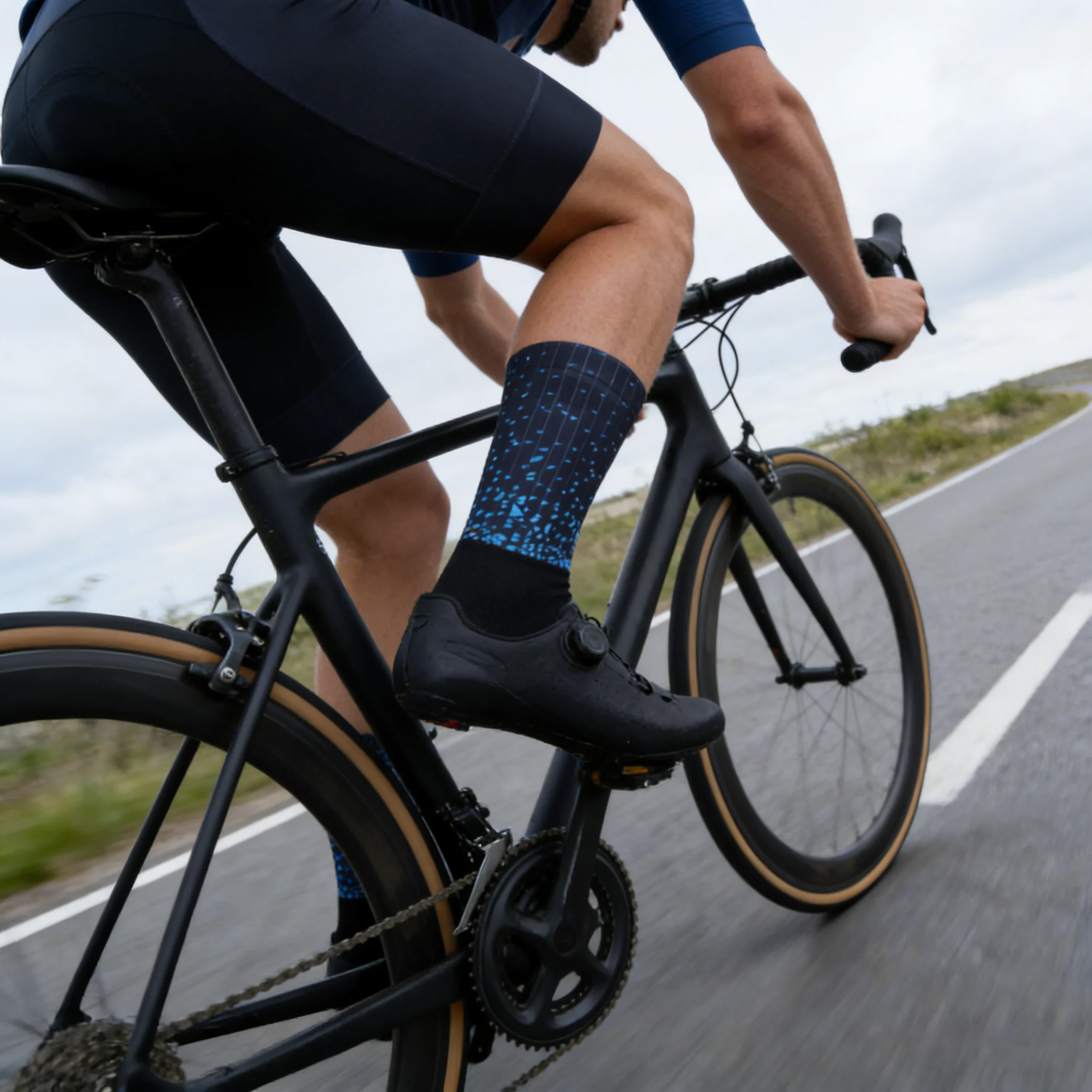 Gel Bike Men's Seamless Cycling Socks Anti-Slip Gradient Spot Silica High-Tech Integral Moulding Road Cycling Socks
Gel Bike Men's Seamless Cycling Socks Anti-Slip Gradient Spot Silica High-Tech Integral Moulding Road Cycling Socks