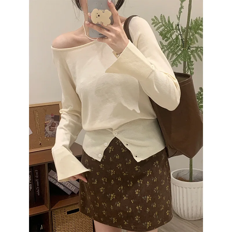 Apricot Diagonal Off Shoulder Split Knitted Bottom Shirt Long Sleeve Women's Autumn One Piece Neck Soft and Sticky
Apricot Diagonal Off Shoulder Split Knitted Bottom Shirt Long Sleeve Women's Autumn One Piece Neck Soft and Sticky