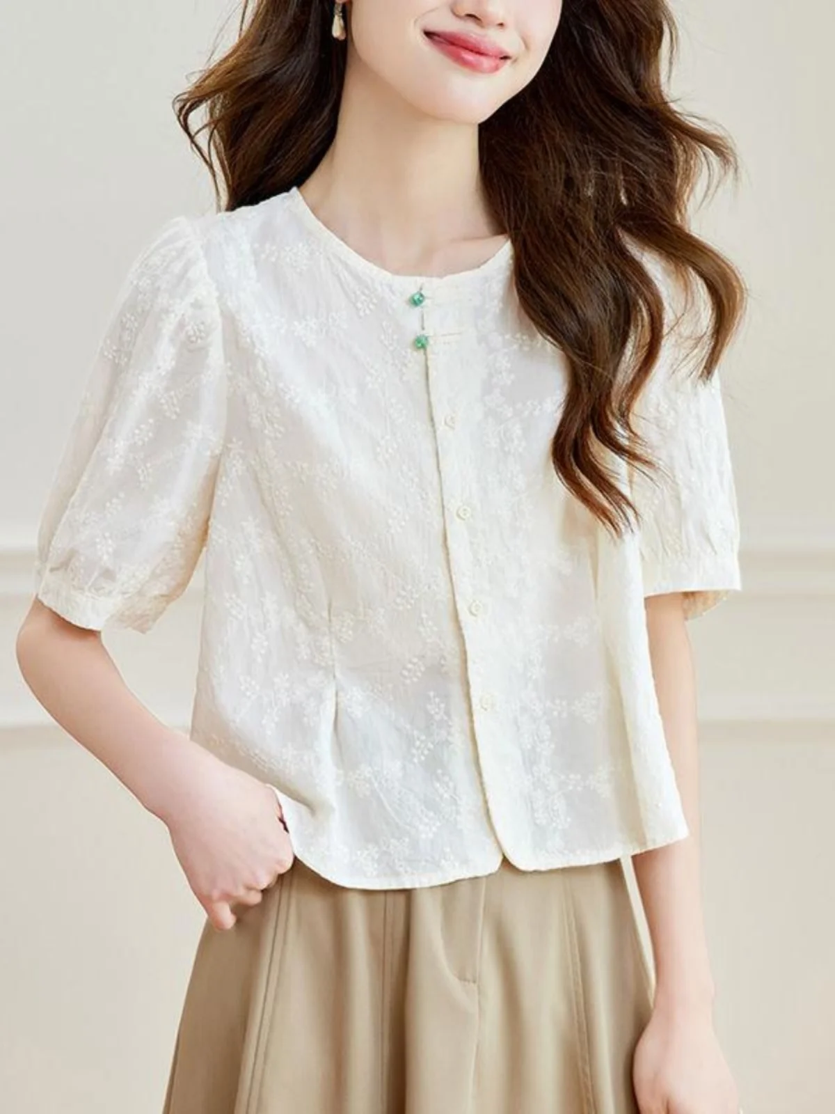 Elegant round Neck Short Sleeve Embroidered Shirt Women's Vintage Style Top Fashionable Summer New Arrival Petite Size
Elegant round Neck Short Sleeve Embroidered Shirt Women's Vintage Style Top Fashionable Summer New Arrival Petite Size